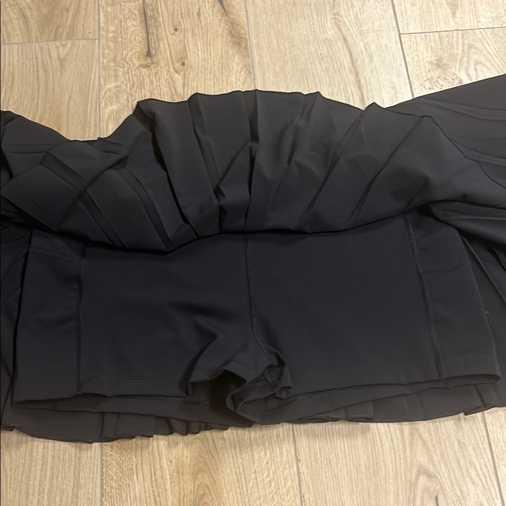 Aritzia Mini Skort in Classic‎ Black - Picture 3 of 5